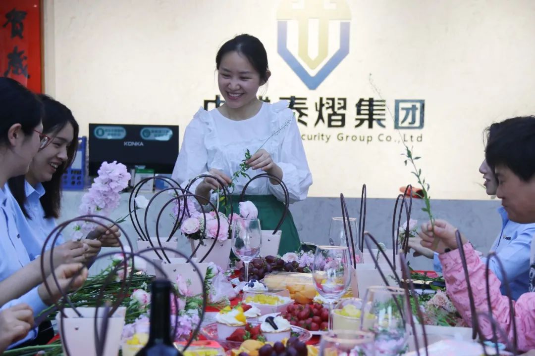 巾帼展芳华 花香悦生活 | “三八”国际妇女节插花活动